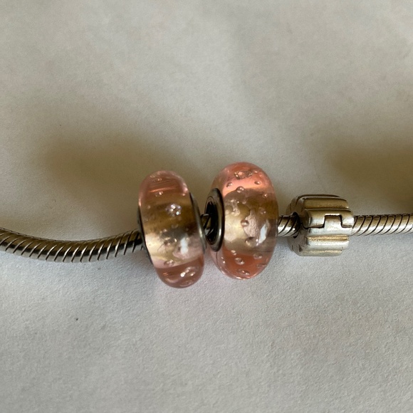 Two Pandora charms - Picture 1 of 4